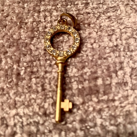 Jewelry - Tiffany Inspired Pendant Lock